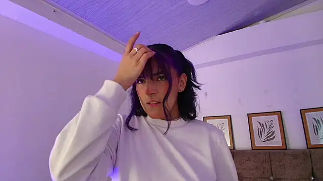 Dulce Bella  online show from March 17, 2026, 3:33 am