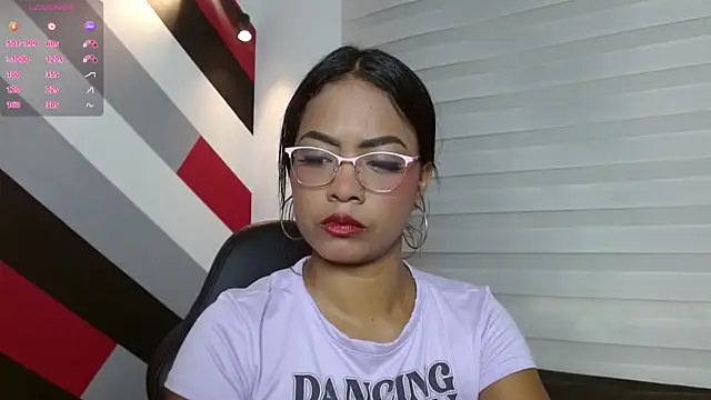 Chloe Brown3 online show from September 8, 2025, 5:34 pm