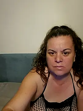 Snapshot of PerleRaree chatting on May 9, 2026, 8:36 pm PerleRaree online show from May 9, 2026, 8:36 pm