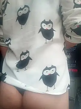 Snapshot of NiceBadgera chatting on October 8, 2025, 8:23 am NiceBadgera online show from October 8, 2025, 8:23 am