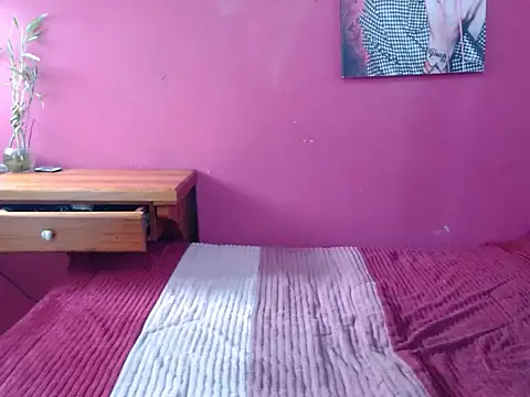 lola diez online show from September 10, 2025, 6:52 pm