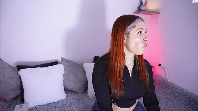 Snapshot of SophiieCumsx chatting on October 8, 2025, 3:42 pm SophiieCumsx online show from October 8, 2025, 3:42 pm