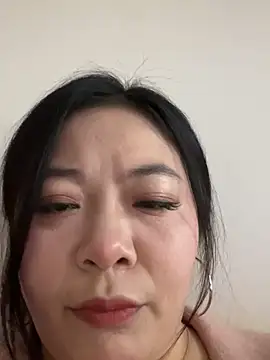 smgirls online show from November 7, 2025, 8:36 am