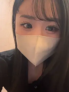 Snapshot of Ema-- chatting on October 6, 2025, 10:02 am Ema-- online show from October 6, 2025, 10:02 am