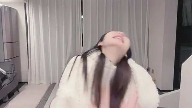 Snapshot of ZhaoZhao-ZM chatting on November 4, 2025, 1:43 pm ZhaoZhao-ZM online show from November 4, 2025, 1:43 pm