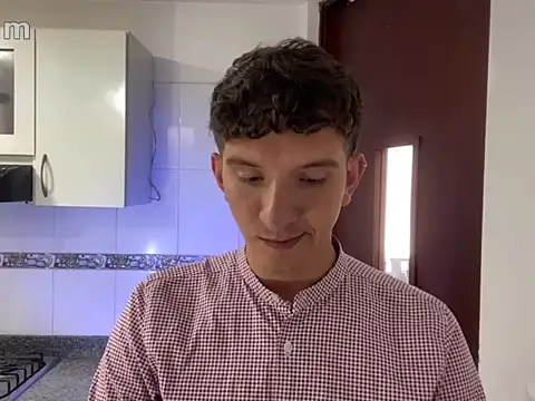 Snapshot of MelinaVelvet chatting on April 8, 2026, 8:53 pm MelinaVelvet online show from April 8, 2026, 8:53 pm