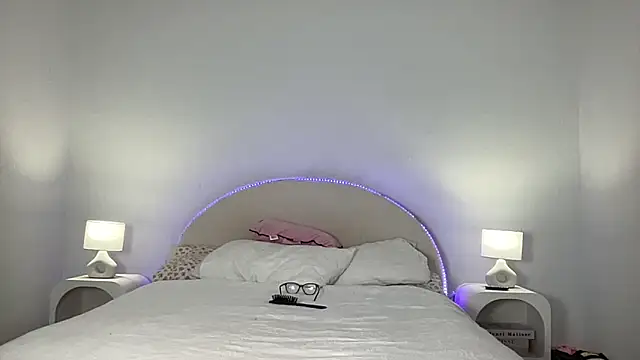 bbybree online show from April 28, 2026, 2:27 am