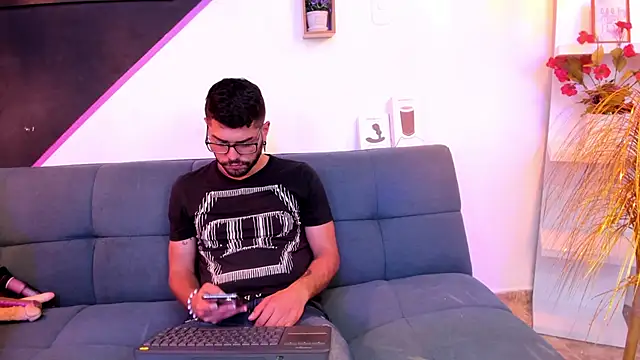 Snapshot of DanteWinter chatting on September 12, 2025, 4:01 am DanteWinter online show from September 12, 2025, 4:01 am