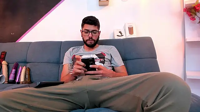 Snapshot of DanteWinter chatting on September 23, 2025, 3:31 am DanteWinter online show from September 23, 2025, 3:31 am