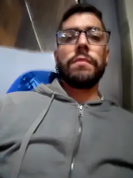 Snapshot of DanteWinter chatting on October 17, 2025, 2:15 am DanteWinter online show from October 17, 2025, 2:15 am