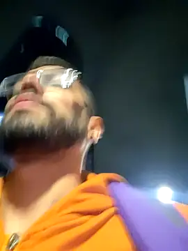 Snapshot of DanteWinter chatting on October 21, 2025, 2:34 am DanteWinter online show from October 21, 2025, 2:34 am