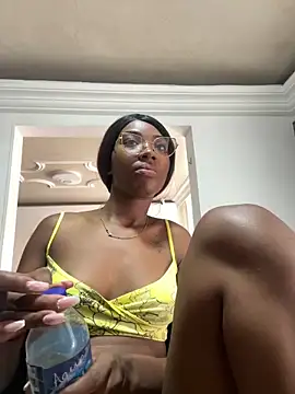 Snapshot of MarianRosse chatting on December 18, 2025, 7:42 pm MarianRosse online show from December 18, 2025, 7:42 pm