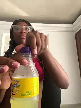 Snapshot of MarianRosse chatting on January 18, 2026, 6:12 pm MarianRosse online show from January 18, 2026, 6:12 pm