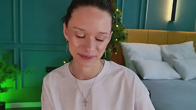 Snapshot of daily_glam chatting on September 23, 2025, 12:41 pm daily glam online show from September 23, 2025, 12:41 pm