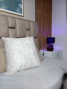 Tasha and Karl online show from September 23, 2025, 3:09 am