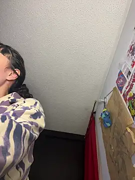 XBODTRIIPX online show from February 1, 2026, 4:11 am