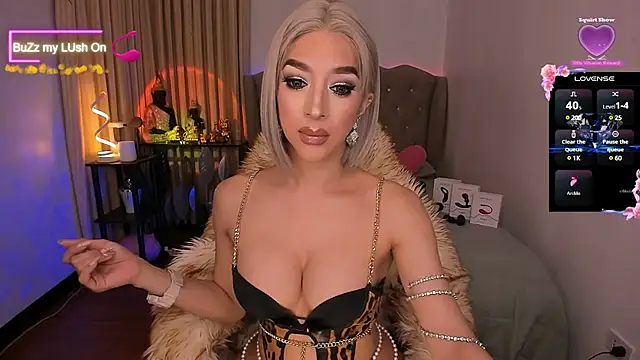 Snapshot of Dream_Goddess chatting on December 13, 2024, 9:02 am Dream Goddess online show from December 13, 2024, 9:02 am