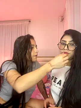 Snapshot of Sweet_and_Rous0 chatting on September 10, 2025, 3:28 am Sweet and Rous0 online show from September 10, 2025, 3:28 am