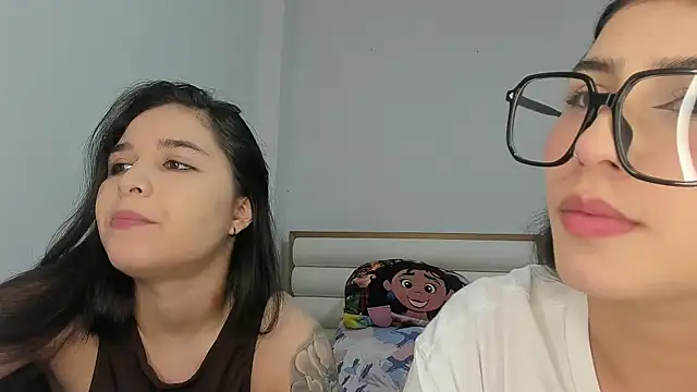 Snapshot of Sweet_and_Rous0 chatting on April 30, 2026, 1:45 am Sweet and Rous0 online show from April 30, 2026, 1:45 am
