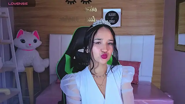 bella vibess s online show from March 13, 2026, 12:45 pm