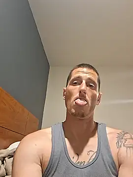 Snapshot of majestic4u chatting on August 4, 2026, 7:22 am majestic4u online show from August 4, 2026, 7:22 am