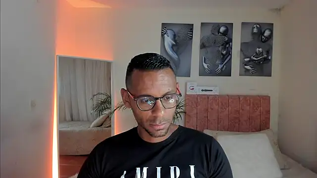 Snapshot of KingEdward_ chatting on October 2, 2025, 10:22 am KingEdward online show from October 2, 2025, 10:22 am