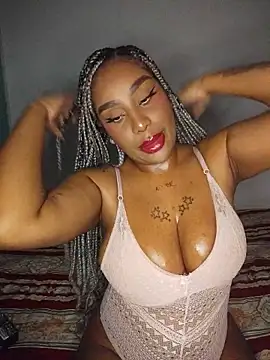 Snapshot of Queen_Amara chatting on June 16, 2026, 3:53 am Queen Amara online show from June 16, 2026, 3:53 am