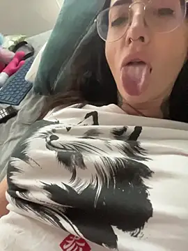 nikkaanderic online show from January 14, 2026, 11:16 am