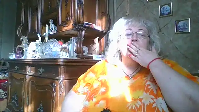Lala-Love56 online show from June 17, 2026, 4:59 am