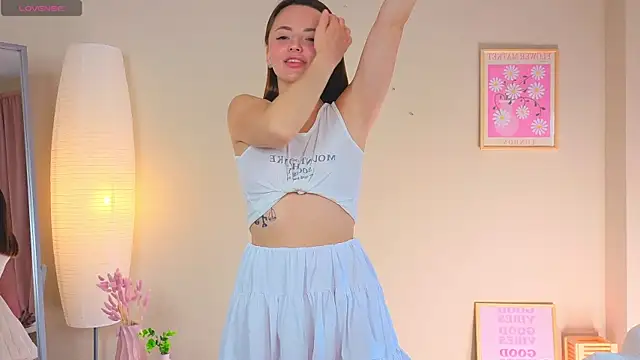 OliviaKis  online show from September 9, 2025, 7:41 am