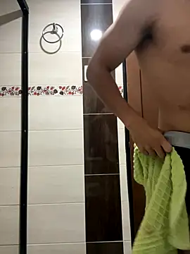 0anonimo bottom1 online show from September 10, 2025, 1:49 am