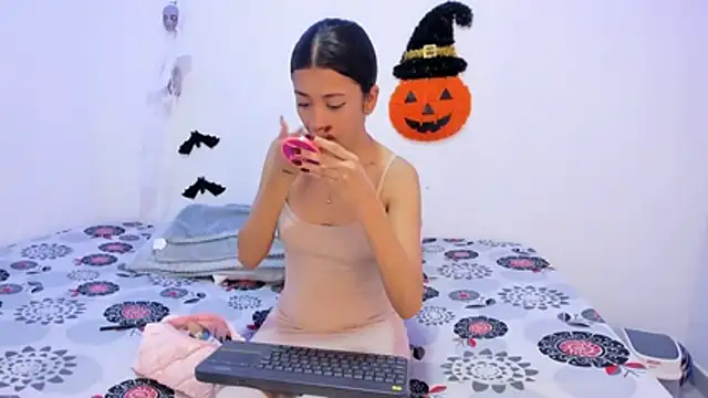 Snapshot of Sexy777Couple chatting on October 24, 2025, 10:06 pm Sexy777Couple online show from October 24, 2025, 10:06 pm