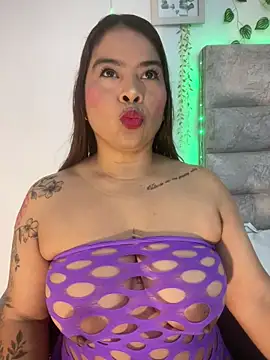 Snapshot of roselyn_caprice chatting on June 7, 2026, 12:59 am roselyn caprice online show from June 7, 2026, 12:59 am