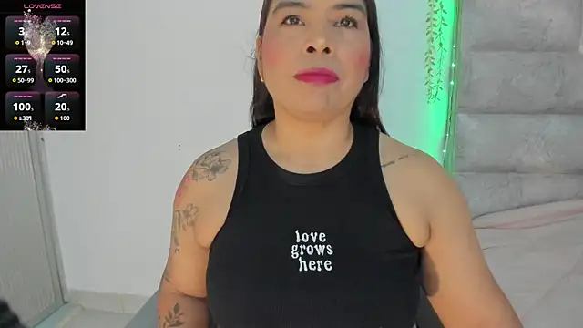 Snapshot of roselyn_caprice chatting on June 12, 2026, 1:59 am roselyn caprice online show from June 12, 2026, 1:59 am