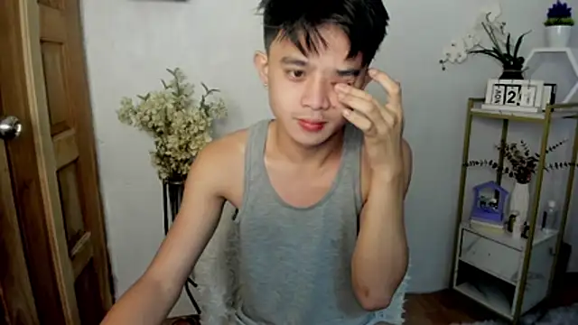 Snapshot of NautyBoyBrazeen_143 chatting on November 21, 2025, 5:44 pm NautyBoyBrazeen 143 online show from November 21, 2025, 5:44 pm