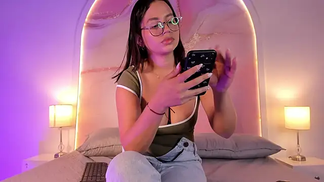 Snapshot of maria_gil chatting on May 19, 2026, 11:38 am maria gil online show from May 19, 2026, 11:38 am