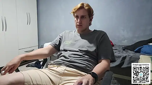 vinialnc online show from September 14, 2025, 3:49 am