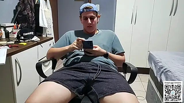 vinialnc online show from October 4, 2025, 12:30 am