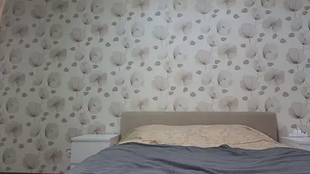 Snapshot of Annabel_theMoon chatting on October 6, 2025, 2:31 am Annabel theMoon online show from October 6, 2025, 2:31 am