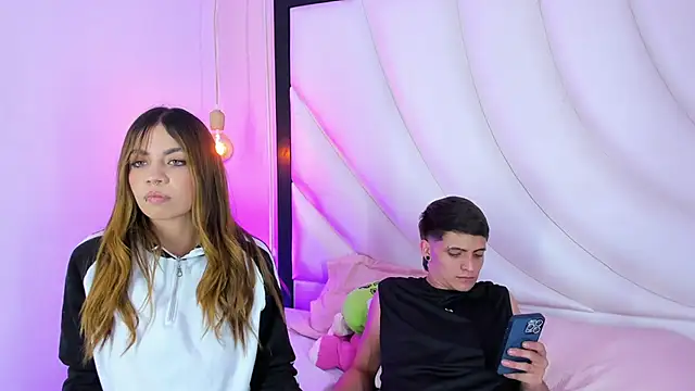 Snapshot of LoganMiller69 chatting on October 25, 2025, 5:37 am LoganMiller69 online show from October 25, 2025, 5:37 am