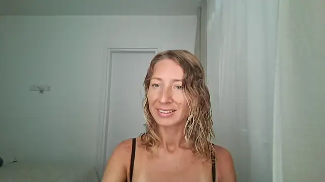 Snapshot of Paevoa chatting on September 9, 2025, 8:58 am Paevoa online show from September 9, 2025, 8:58 am