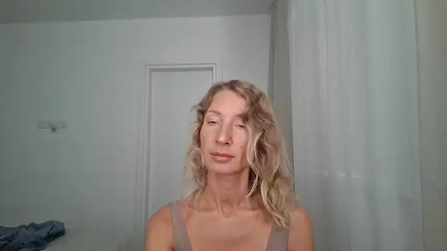 Snapshot of Paevoa chatting on September 10, 2025, 8:14 am Paevoa online show from September 10, 2025, 8:14 am