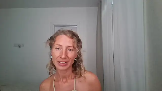 Snapshot of Paevoa chatting on September 11, 2025, 11:21 am Paevoa online show from September 11, 2025, 11:21 am