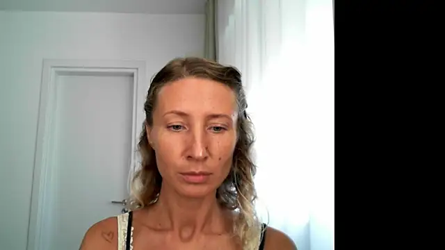 Snapshot of Paevoa chatting on September 18, 2025, 9:33 am Paevoa online show from September 18, 2025, 9:33 am