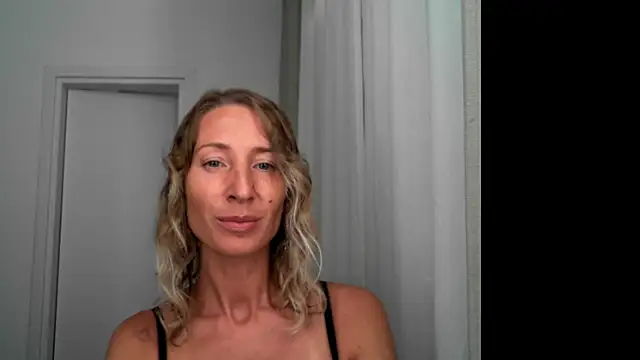 Snapshot of Paevoa chatting on September 20, 2025, 3:13 pm Paevoa online show from September 20, 2025, 3:13 pm