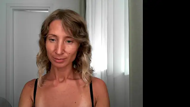 Snapshot of Paevoa chatting on September 23, 2025, 12:52 pm Paevoa online show from September 23, 2025, 12:52 pm