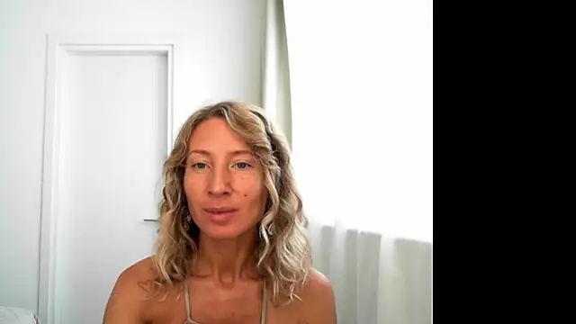 Snapshot of Paevoa chatting on October 9, 2025, 7:17 am Paevoa online show from October 9, 2025, 7:17 am