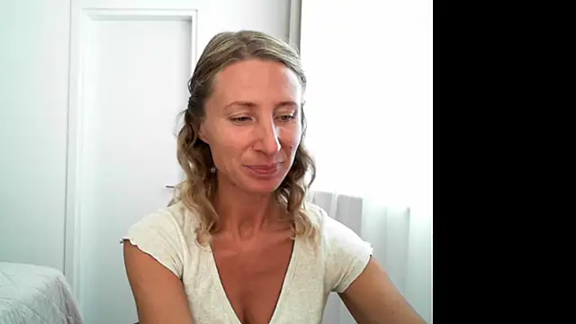 Snapshot of Paevoa chatting on October 14, 2025, 9:10 am Paevoa online show from October 14, 2025, 9:10 am