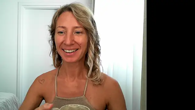 Snapshot of Paevoa chatting on October 17, 2025, 7:22 am Paevoa online show from October 17, 2025, 7:22 am