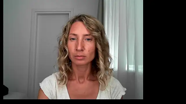 Snapshot of Paevoa chatting on October 24, 2025, 12:45 pm Paevoa online show from October 24, 2025, 12:45 pm